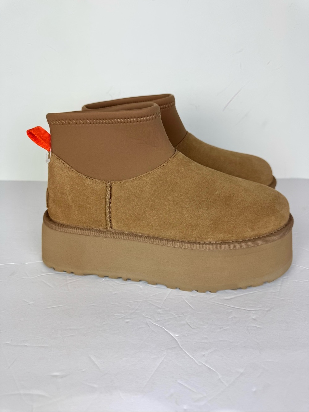 UGG Classic Mini Dipper Chestnut Platform Boots with Orange Pull Tab Size 8 NEW